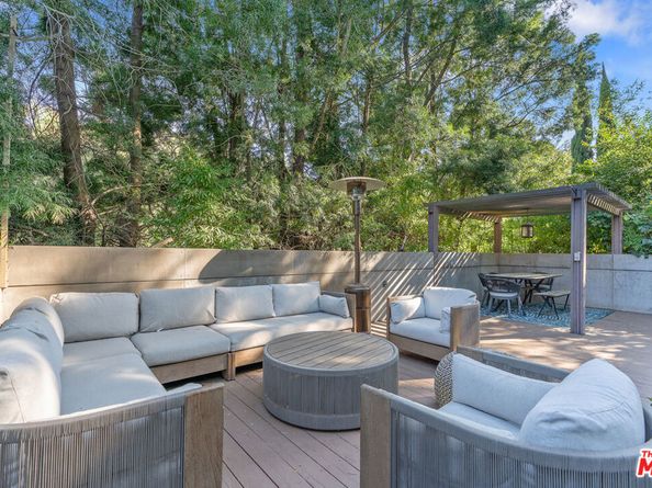 8581 Appian Way, Los Angeles CA 90046