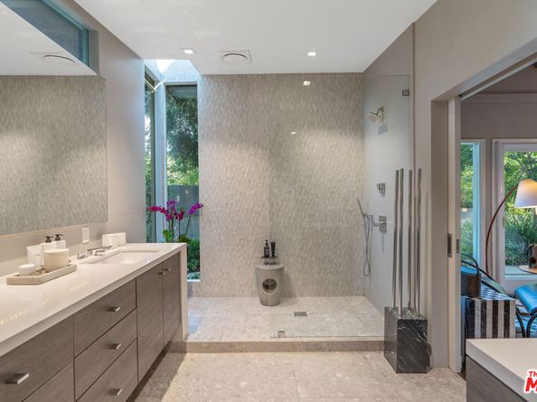 8581 Appian Way, Los Angeles CA 90046