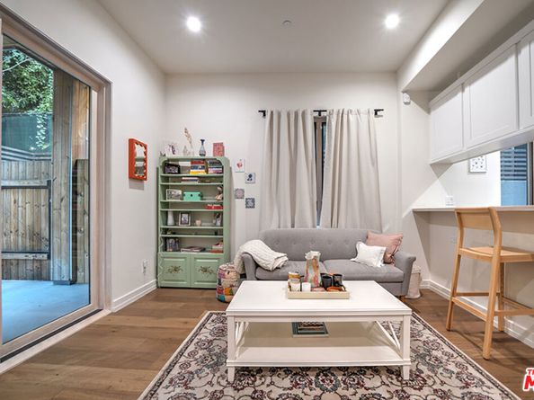 1041 N Spaulding Avenue 104, West Hollywood CA 90046