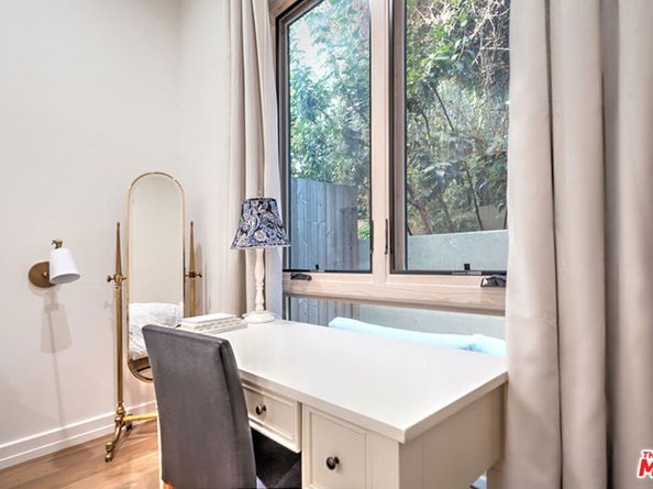 1041 N Spaulding Avenue 104, West Hollywood CA 90046