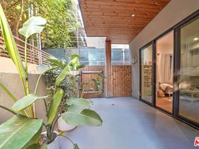 1041 N Spaulding Avenue 104, West Hollywood CA 90046