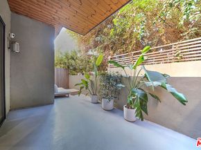 1041 N Spaulding Avenue 104, West Hollywood CA 90046