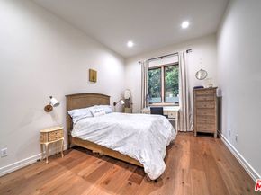 1041 N Spaulding Avenue 104, West Hollywood CA 90046