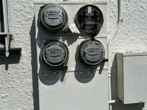 2701 S Cloverdale Avenue, Los Angeles CA 90016