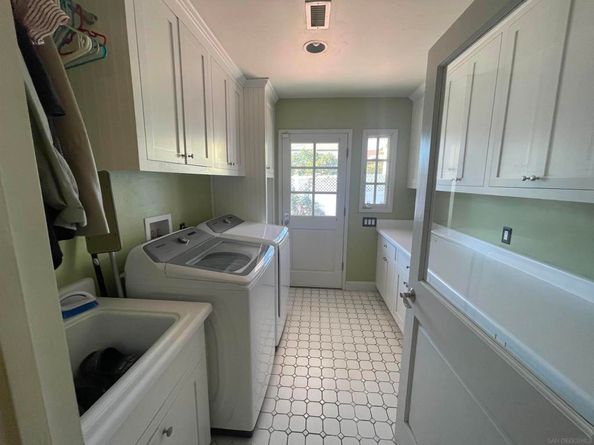 4894 Garfield St, La Mesa CA 91941