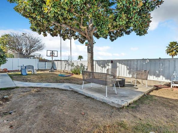 681 Parker St, Oceanside CA 92057