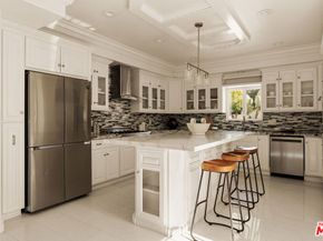 7912 Croydon Avenue, Los Angeles CA 90045