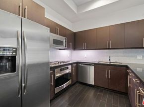 655 S Hope Street 1006, Los Angeles CA 90017