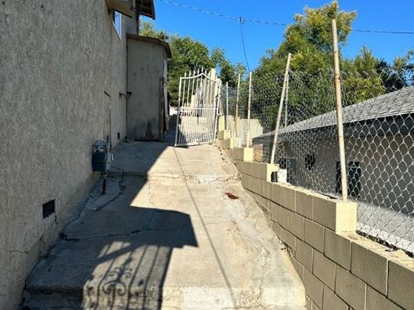 954 Geraghty Avenue, Los Angeles CA 90063