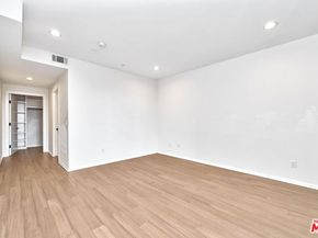 871 Crenshaw Boulevard 305, Los Angeles CA 90005