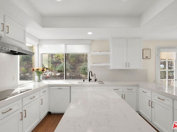 22241 Alizondo Drive, Woodland Hills CA 91364