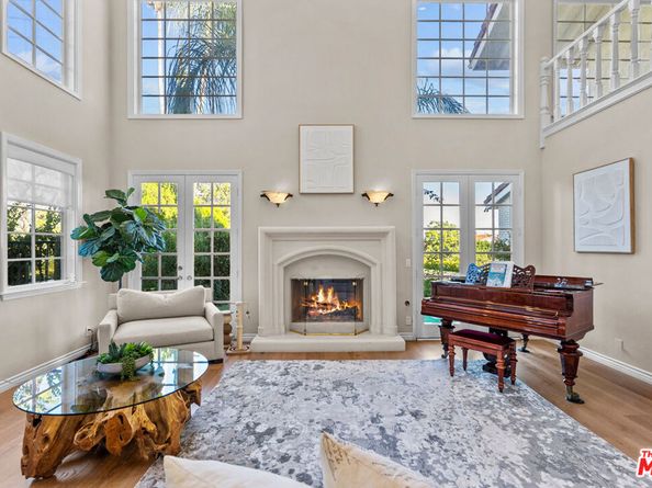 22241 Alizondo Drive, Woodland Hills CA 91364