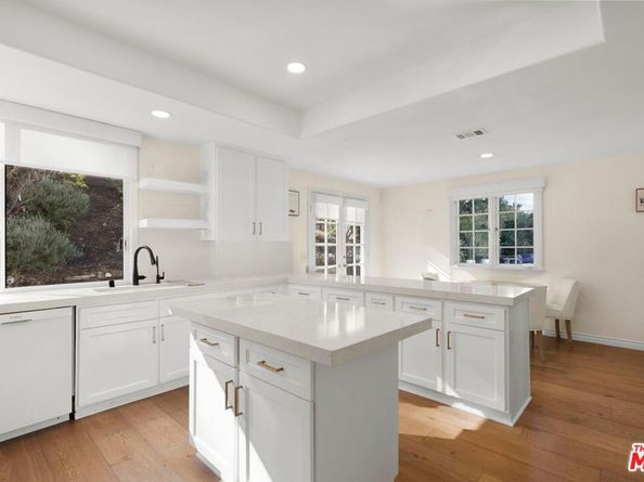 22241 Alizondo Drive, Woodland Hills CA 91364