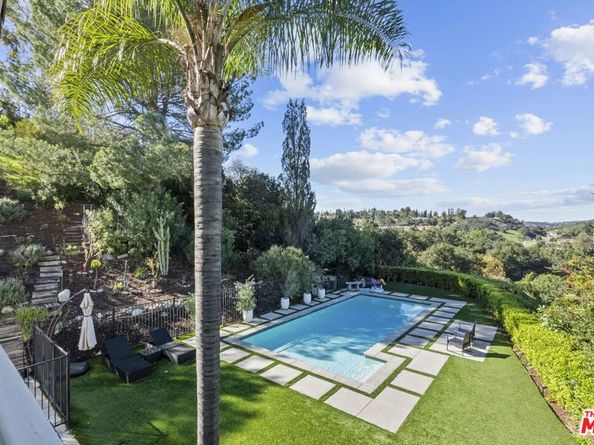 22241 Alizondo Drive, Woodland Hills CA 91364