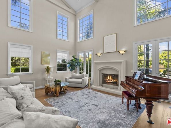 22241 Alizondo Drive, Woodland Hills CA 91364