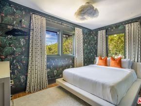 221 S St Andrews Place, Los Angeles CA 90004