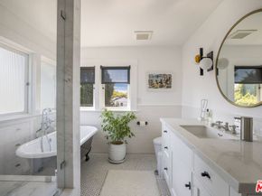 221 S St Andrews Place, Los Angeles CA 90004