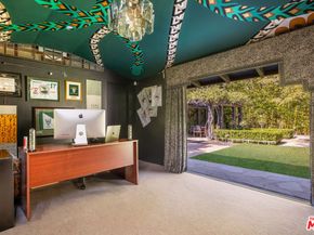 221 S St Andrews Place, Los Angeles CA 90004