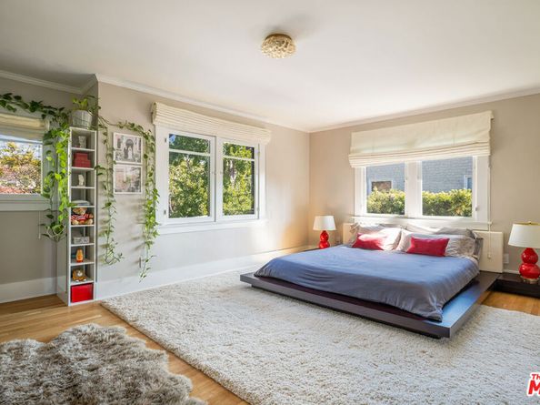 221 S St Andrews Place, Los Angeles CA 90004