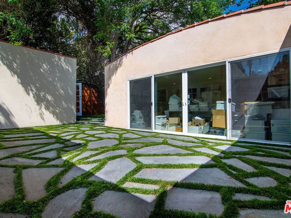 9037 Elevado Street, West Hollywood CA 90069