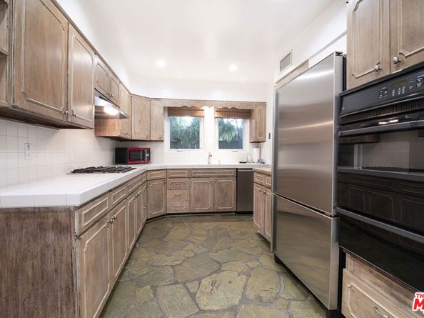 9037 Elevado Street, West Hollywood CA 90069