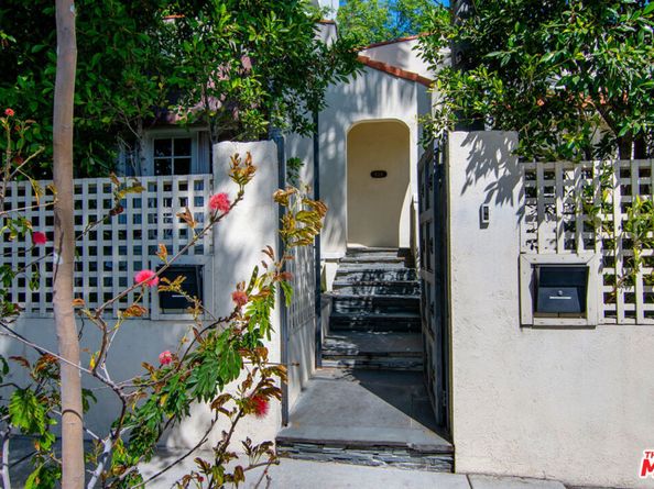 9037 Elevado Street, West Hollywood CA 90069