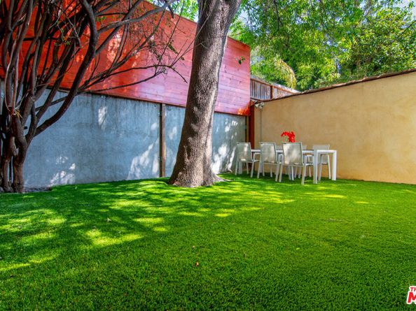 9037 Elevado Street, West Hollywood CA 90069