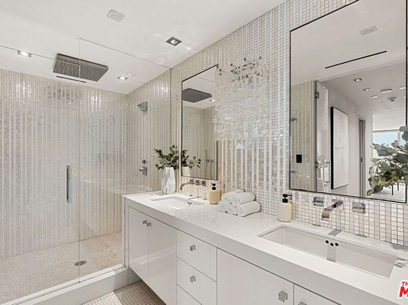 9255 Doheny Road 2006, West Hollywood CA 90069