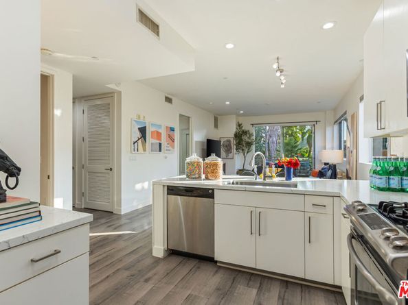 6001 Carlton Way 201, Los Angeles CA 90028