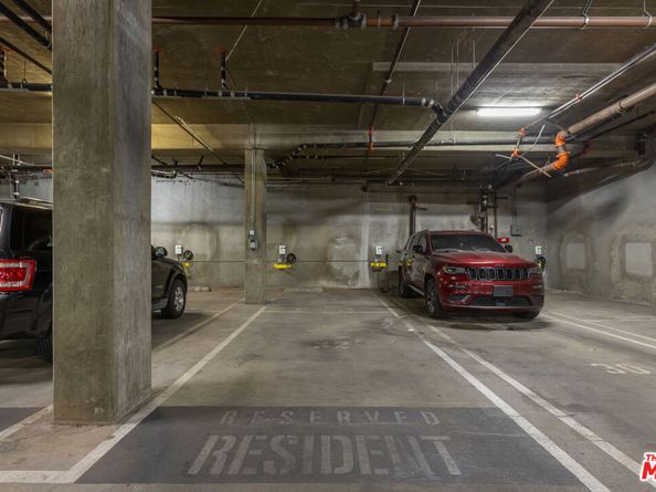 6001 Carlton Way 201, Los Angeles CA 90028