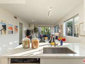 6001 Carlton Way 201, Los Angeles CA 90028