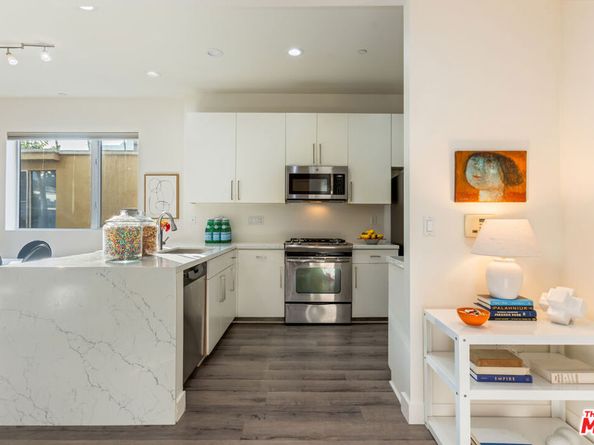 6001 Carlton Way 201, Los Angeles CA 90028