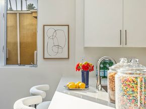 6001 Carlton Way 201, Los Angeles CA 90028