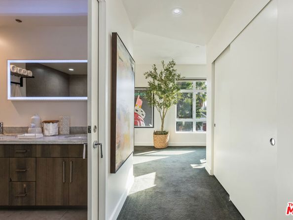 6001 Carlton Way 201, Los Angeles CA 90028