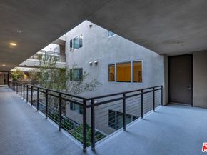 6001 Carlton Way 201, Los Angeles CA 90028