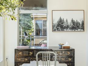 6001 Carlton Way 201, Los Angeles CA 90028