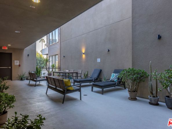 6001 Carlton Way 201, Los Angeles CA 90028