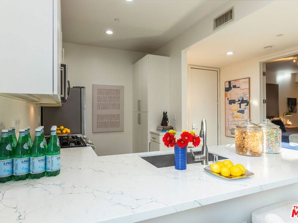 6001 Carlton Way 201, Los Angeles CA 90028