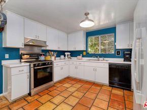 1421 W Clark Avenue, Burbank CA 91506