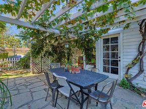 1421 W Clark Avenue, Burbank CA 91506