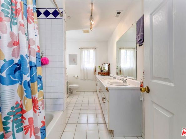 1421 W Clark Avenue, Burbank CA 91506