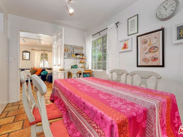 1421 W Clark Avenue, Burbank CA 91506