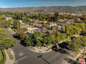 1421 W Clark Avenue, Burbank CA 91506