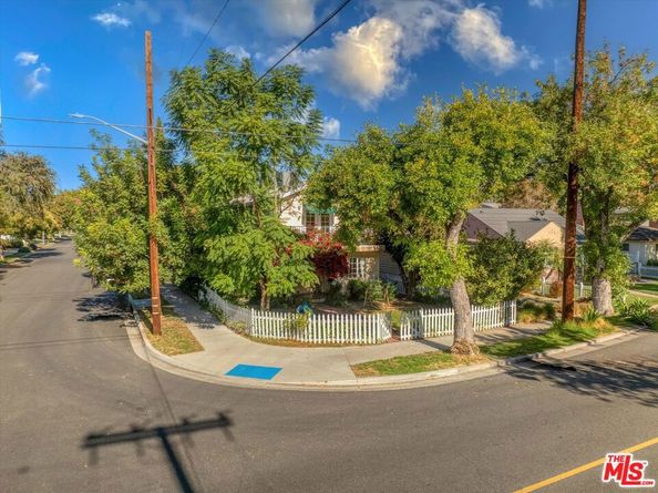 1421 W Clark Avenue, Burbank CA 91506