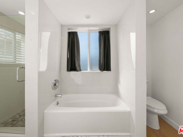 1525 N Hayworth Avenue 302, Los Angeles CA 90046