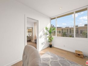 1525 N Hayworth Avenue 302, Los Angeles CA 90046