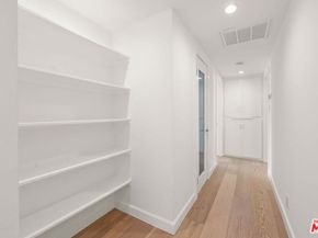 1525 N Hayworth Avenue 302, Los Angeles CA 90046