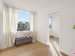 1525 N Hayworth Avenue 302, Los Angeles CA 90046