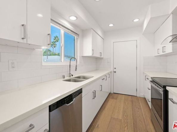 1525 N Hayworth Avenue 302, Los Angeles CA 90046