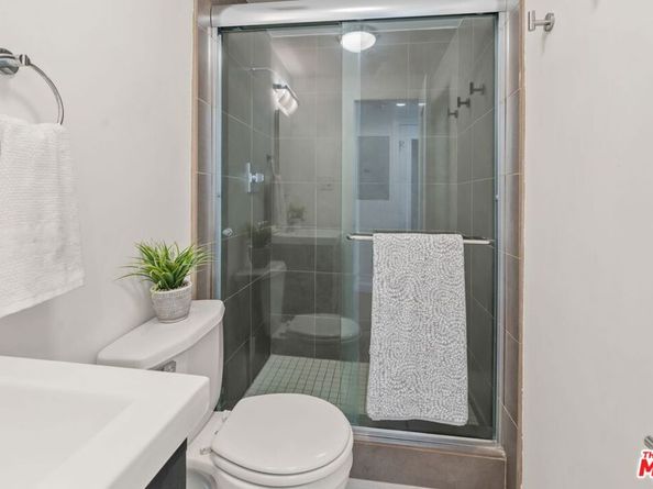 1525 N Hayworth Avenue 302, Los Angeles CA 90046